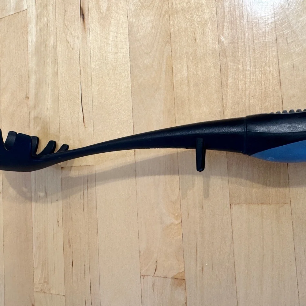Rubbermaid Nylon Hard Plastic Pasta Serving Utensil #1C83 Black with spoon rest